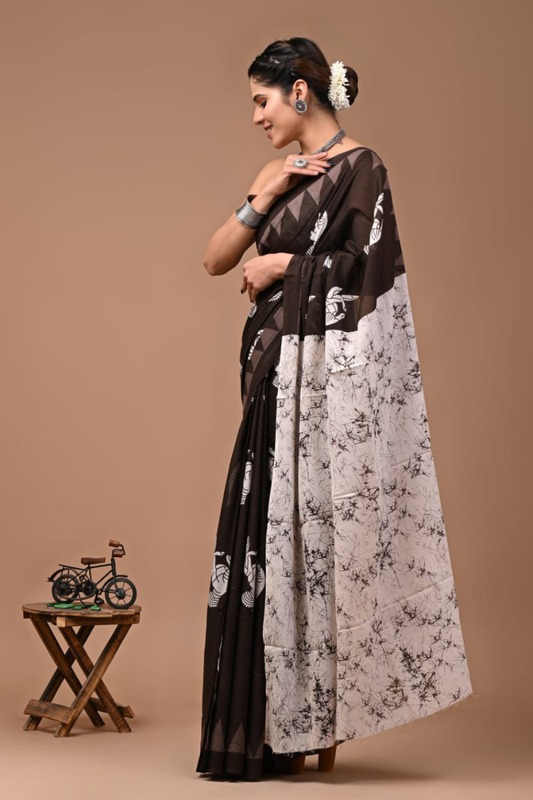 Fade Black & White Abstract Print Cotton Mulmul Saree | Modern Designer Pallu