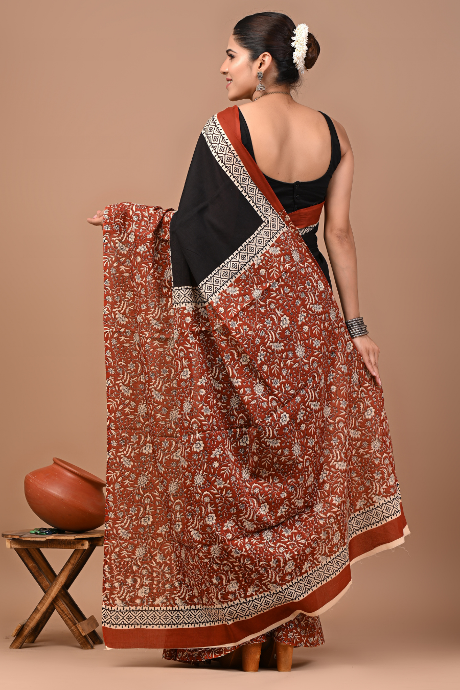 Black Cotton Mulmul Saree with Bronze Designer Pallu & White Artistic Border