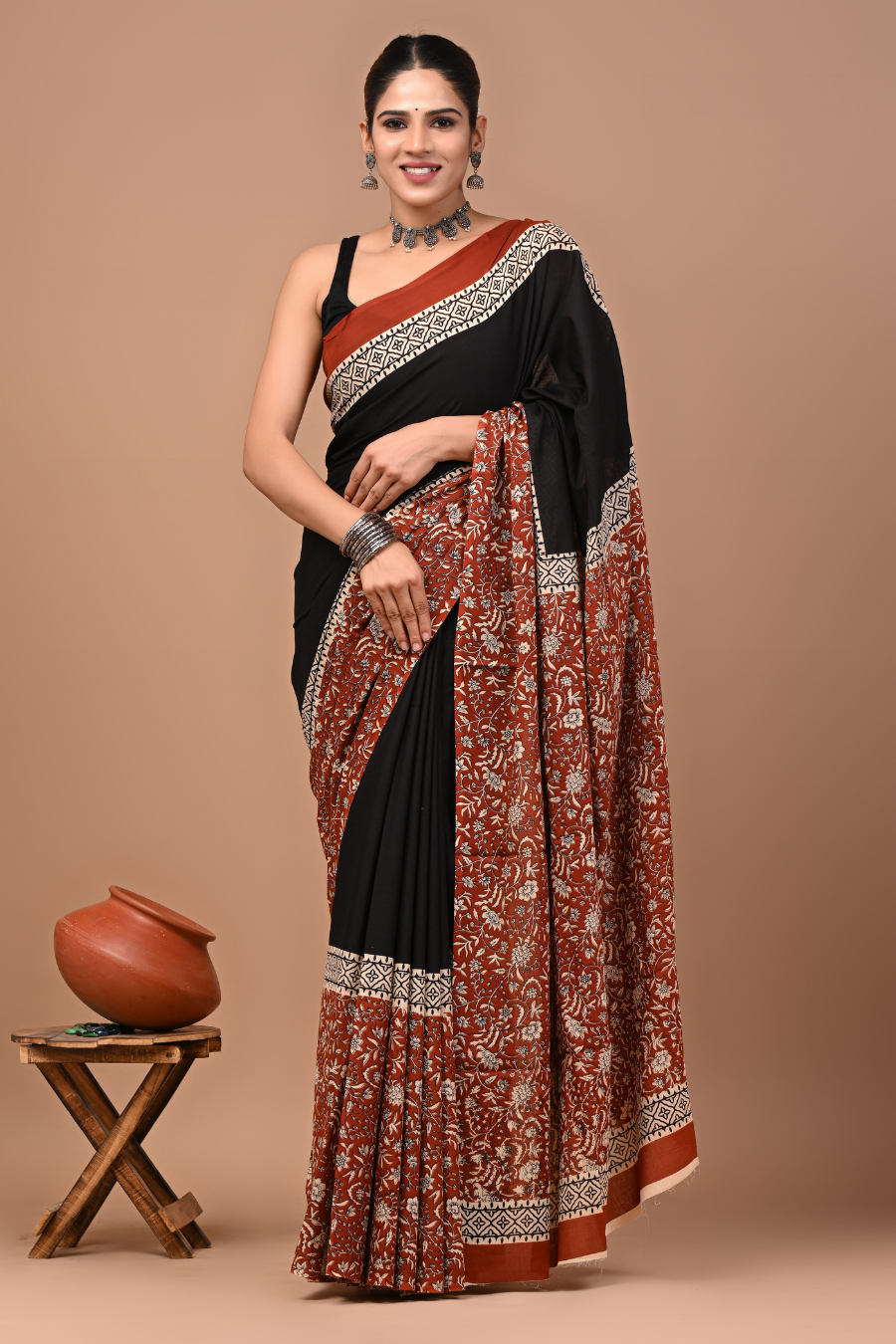 Black Cotton Mulmul Saree with Bronze Designer Pallu & White Artistic Border