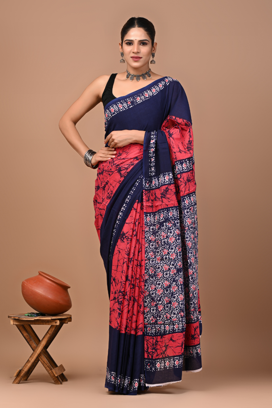 Navy Blue & Pink Tie-Dye Printed Saree with White Artistic Pallu Design