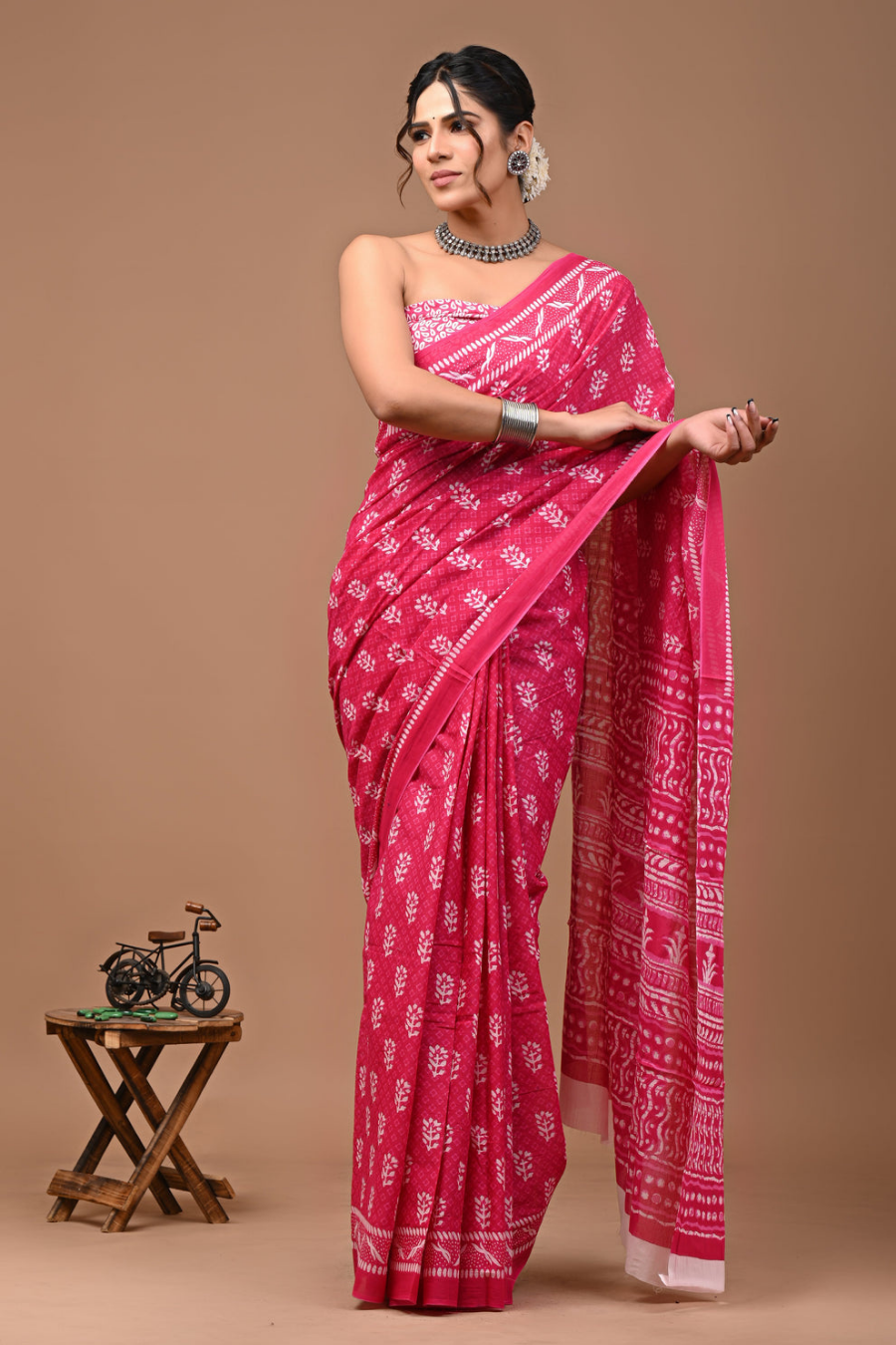 Pink Cotton Mulmul Saree with White Artistic Print & Designer Pallu