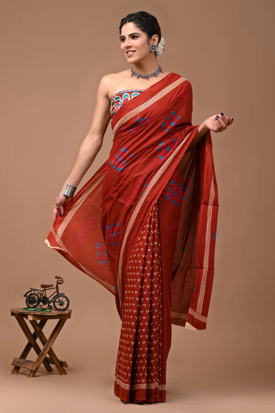 Brown Cotton Mulmul Saree with Elegant Small Artistic Prints