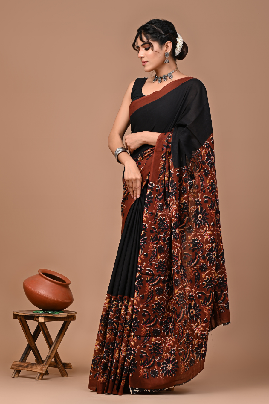 Black Cotton Mulmul Saree with Rustic Brown Designer Pallu & Artistic Print