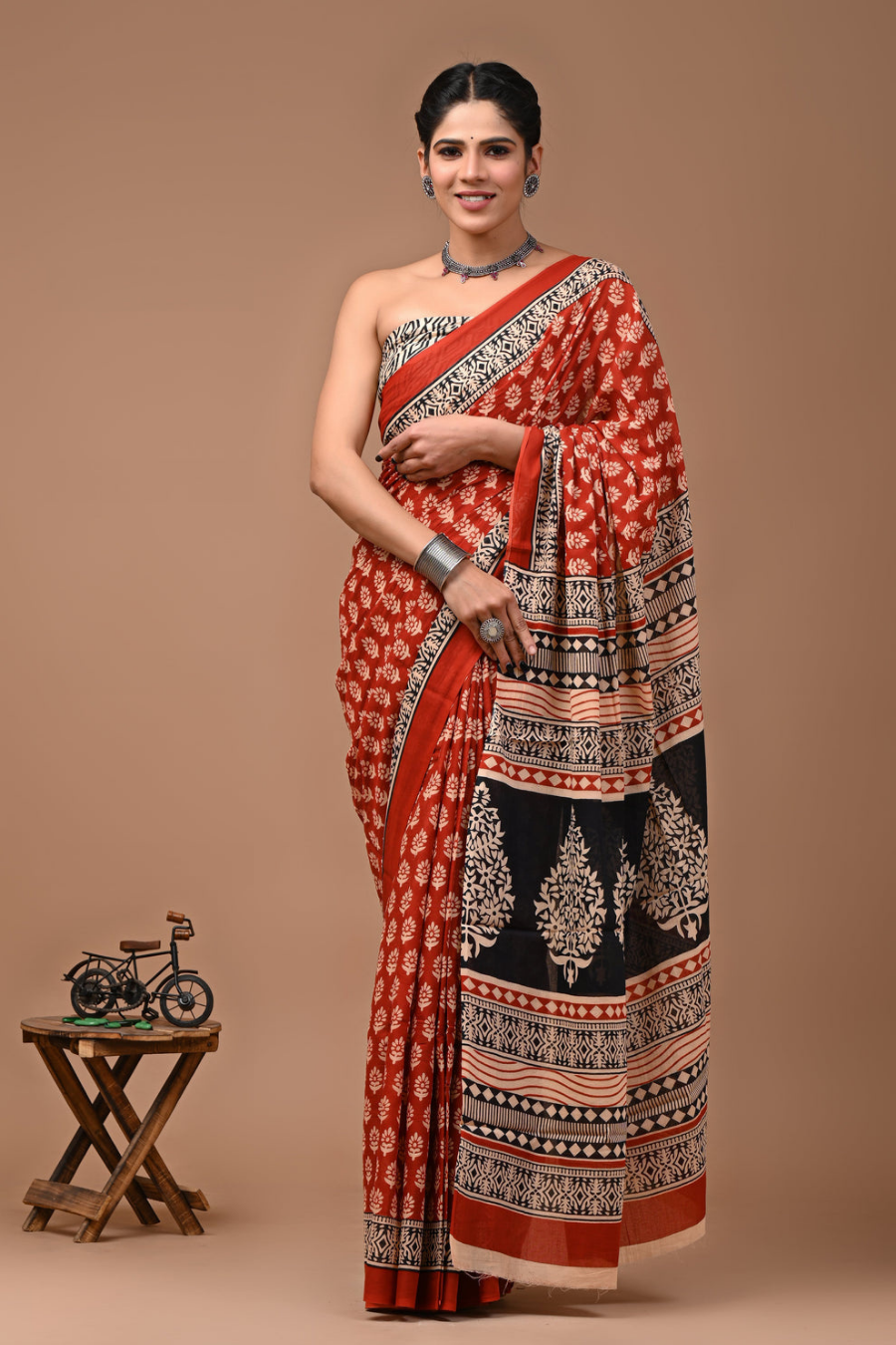 Artistic Print Cotton Mulmul Saree | Bronze Base with Red Border | Abstract Face Design | Soft Lightweight Ethnic Wear
